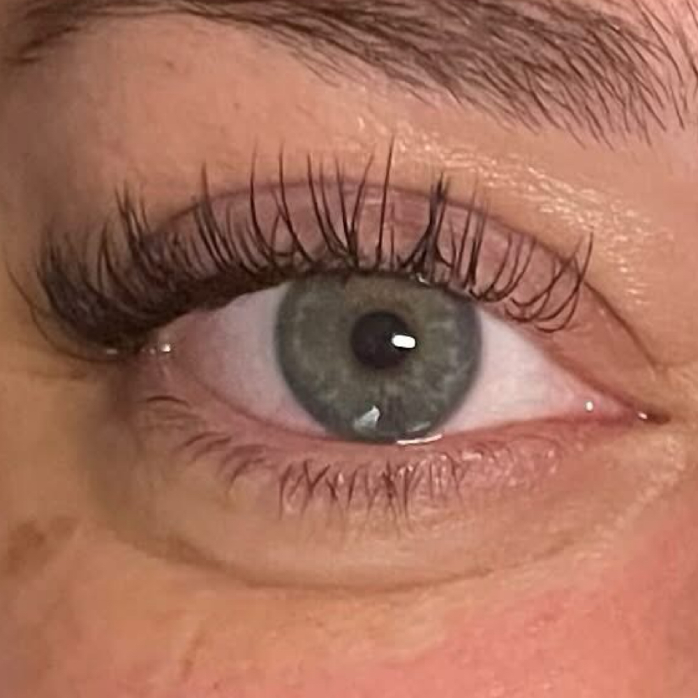 Full Set- Classic at Bronzed&Lashed by Licia in Derby, KS