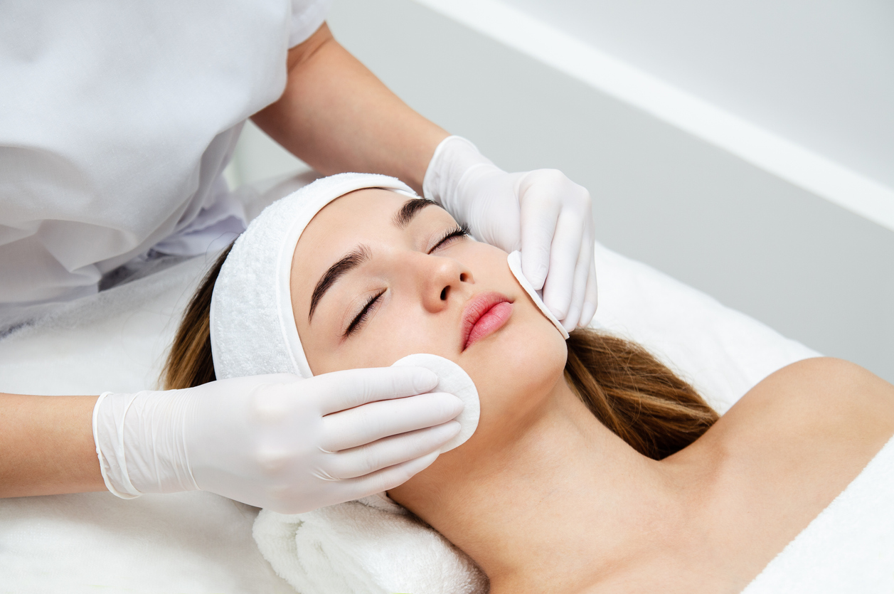 SENSITIVE SKIN FACIAL