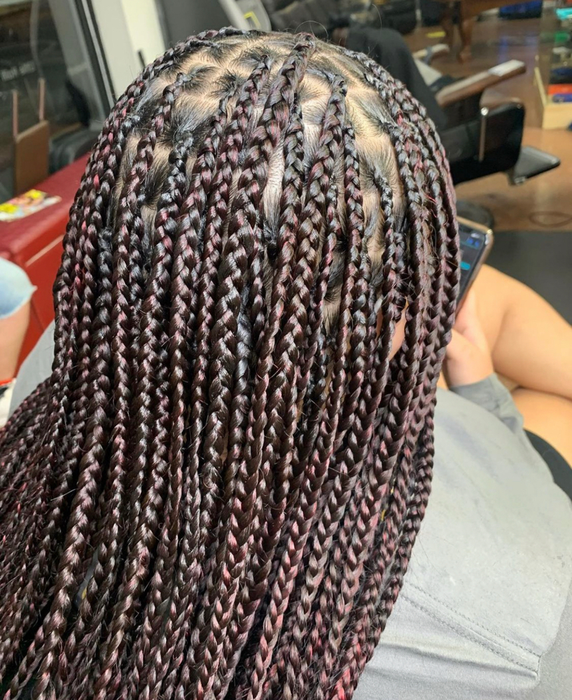 SMALL KNOTLESS BRAIDS