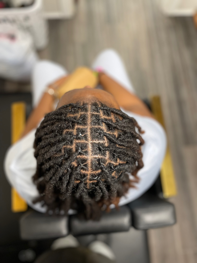 Retwist at Finessed Styles in Windsor, CT