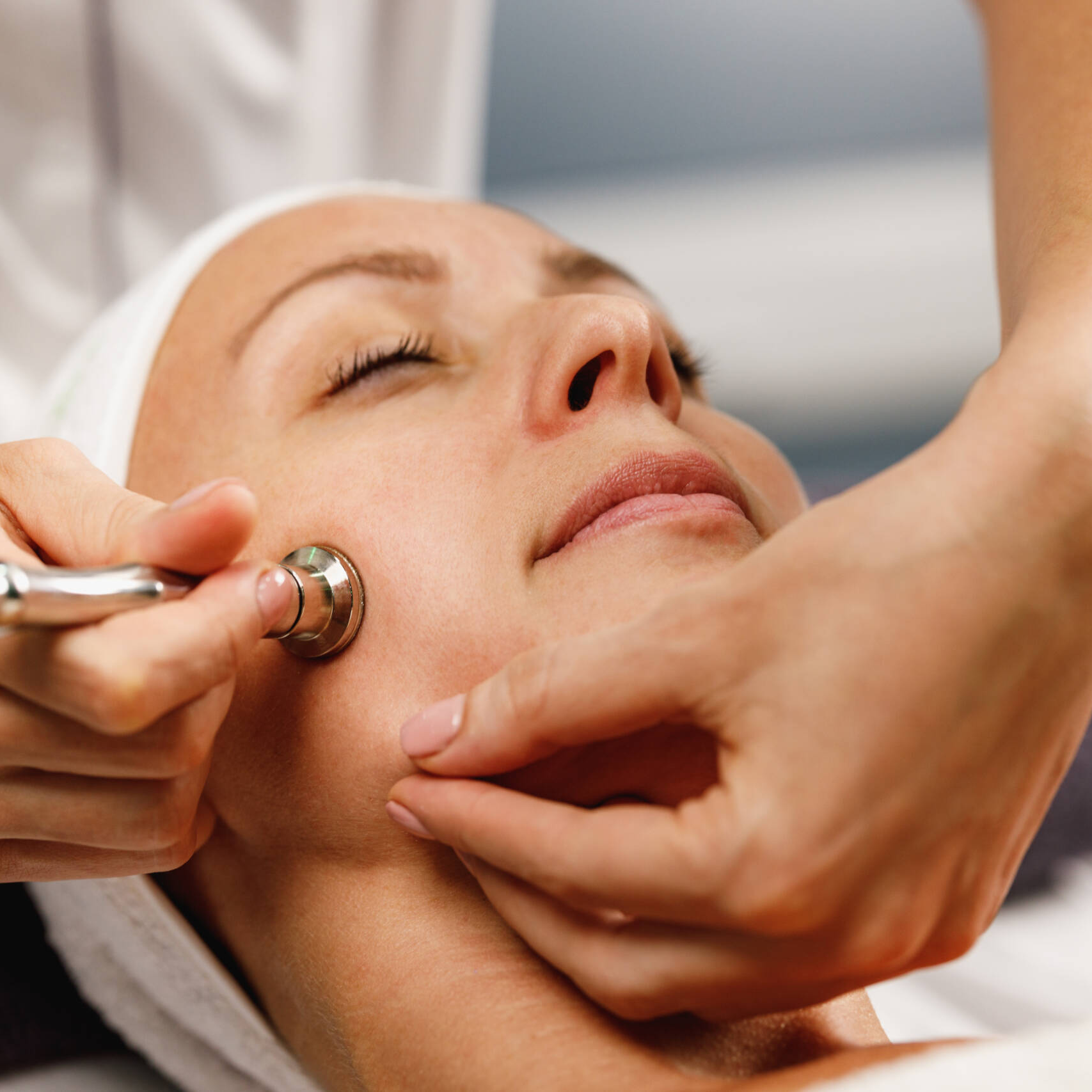 MIRACLE MICRODERMABRASSION