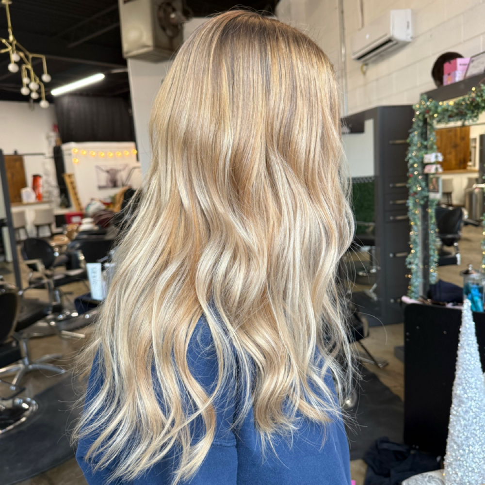 Shampoo And Style (Vanessa B) at TheBlendedCollective in Greenwood, IN