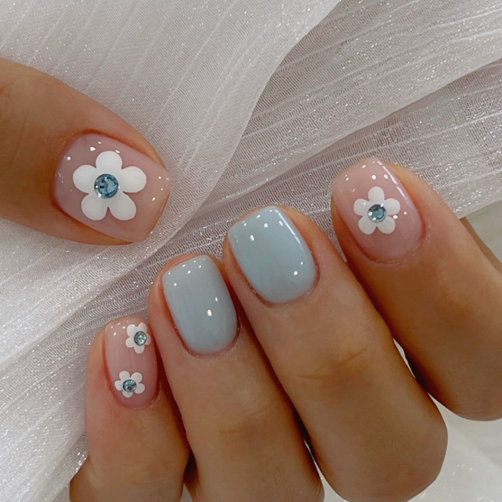 Mini Design at Bella Nails By Isabella, LLC in Logan, WV