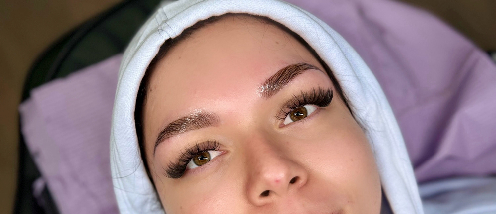 Brow Wax + Tint + Lamination