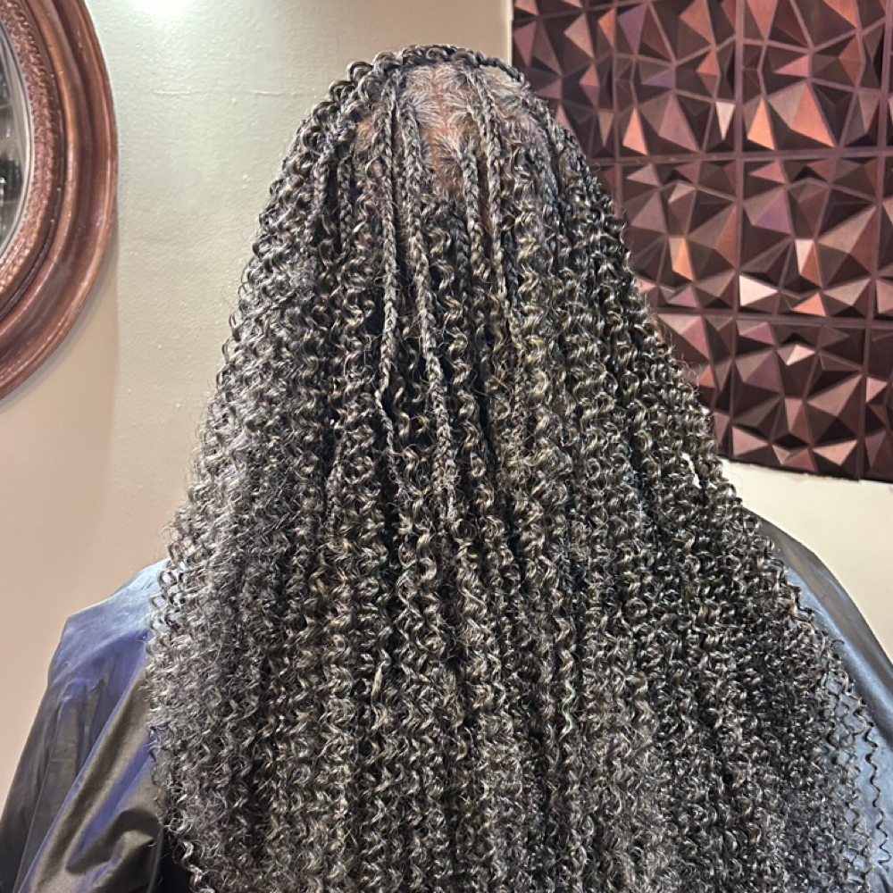 Medium Miracle knots at Carrie The Gentle Stylist in Chicago, IL