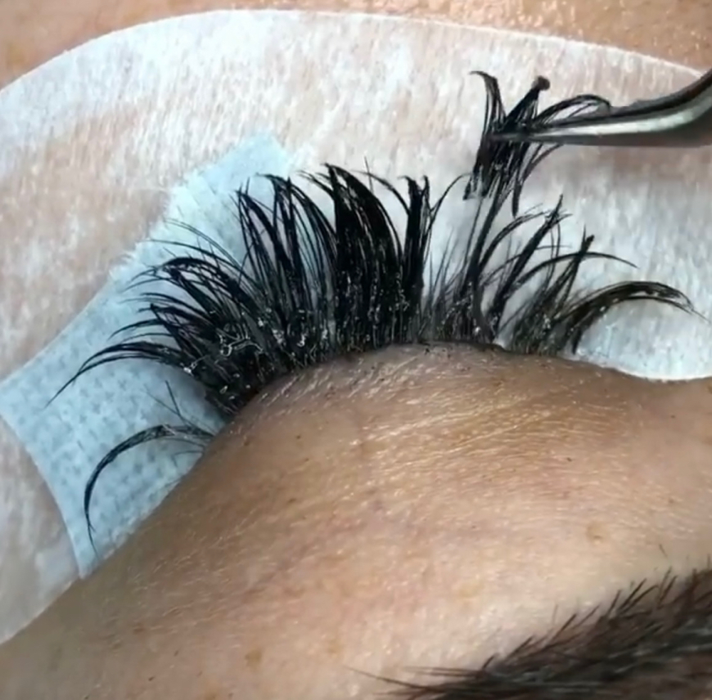 Lash Removal