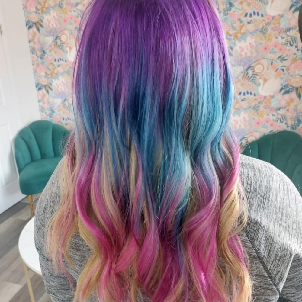 CUSTOM CREATIVE COLOR