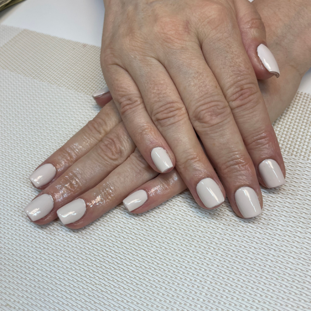 Structure Gel Manicure: No Art at KC Nails & Spa in Washington, PA