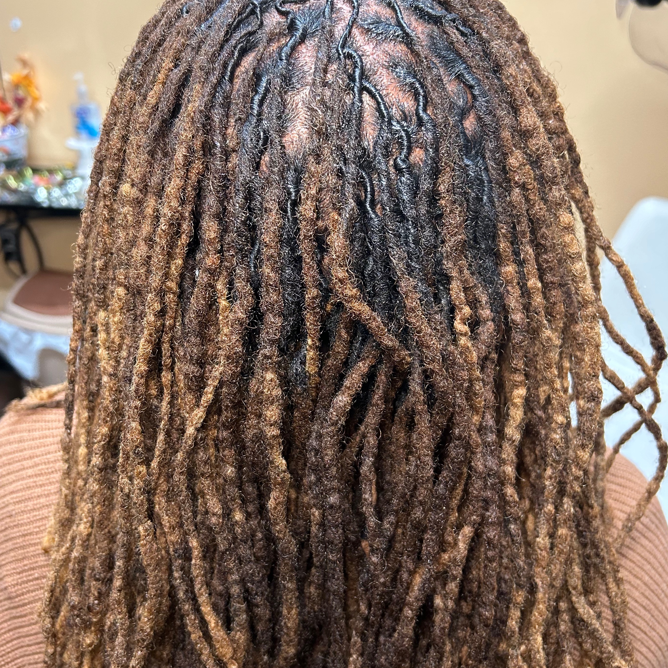 Retwist 91 locs or more at Creative Loc’s in Silverspring, MD
