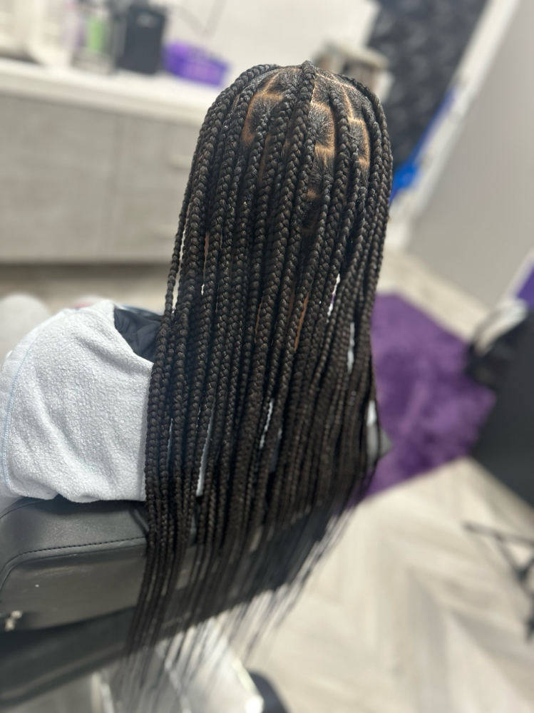 Medium Knotless Braids
