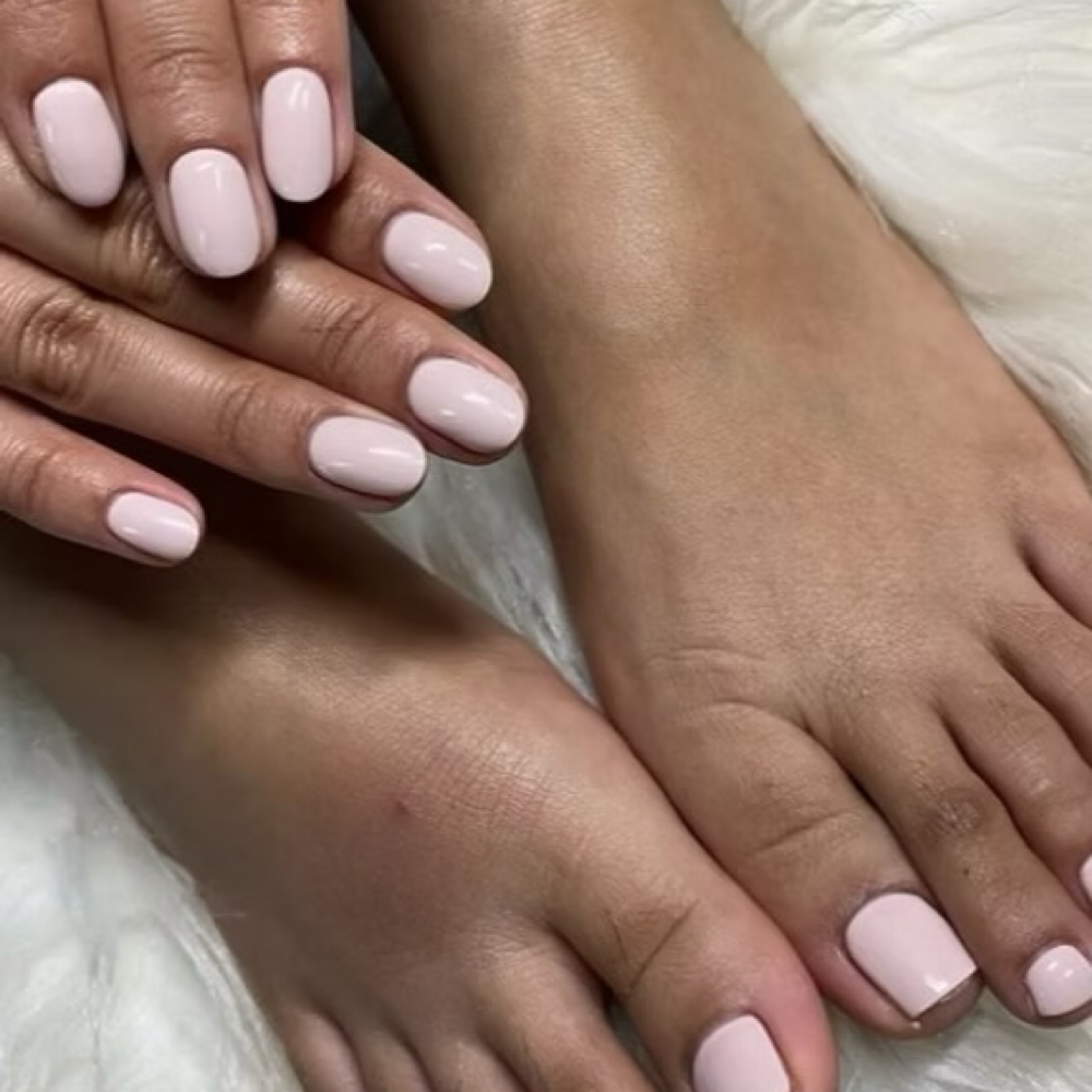 Dazzle Dry Polished Nails + Toes