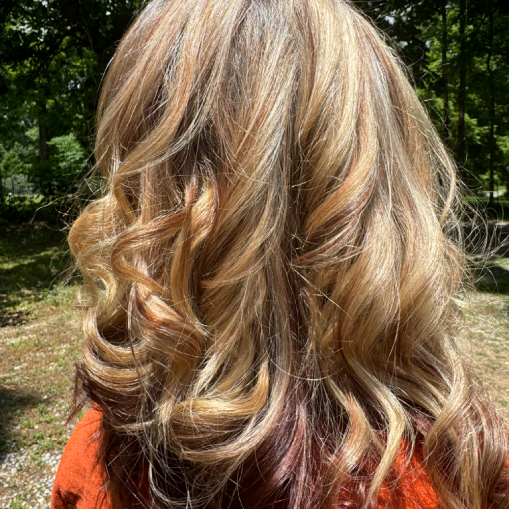 Full Foils at Shear Beauty LLC in Grimsley, TN