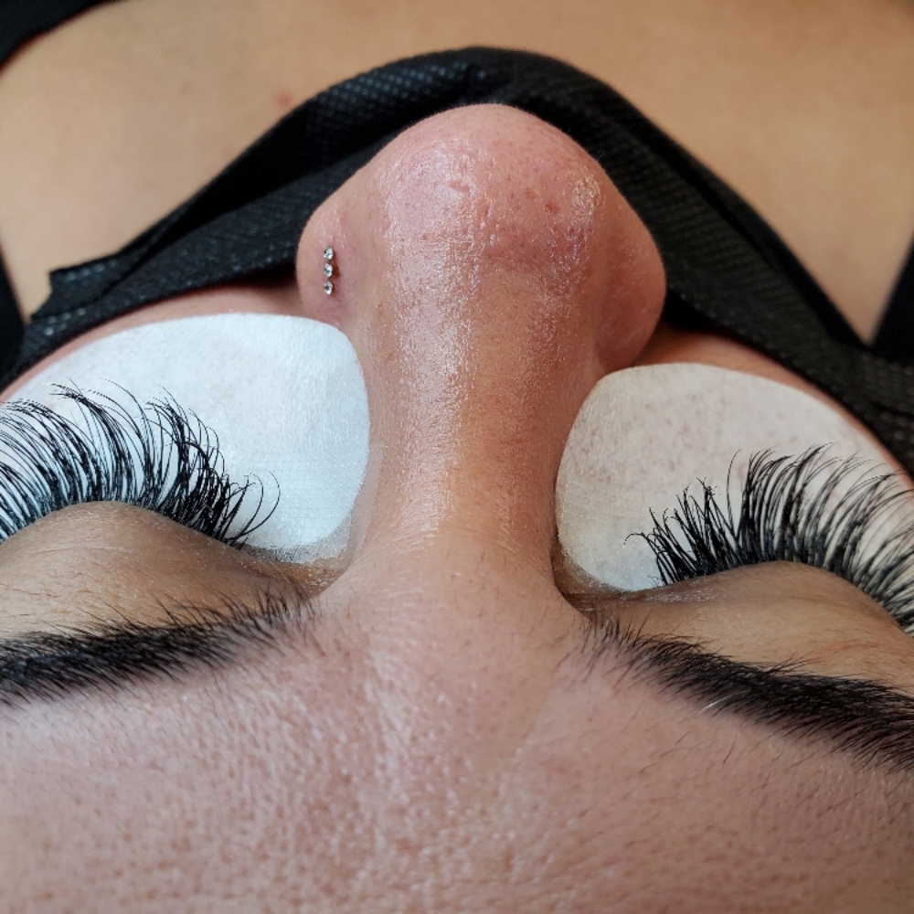 Hybrid Eyelash Full Set at EXOTIC NAILZ & STYLEZ LLC in Chicago, IL