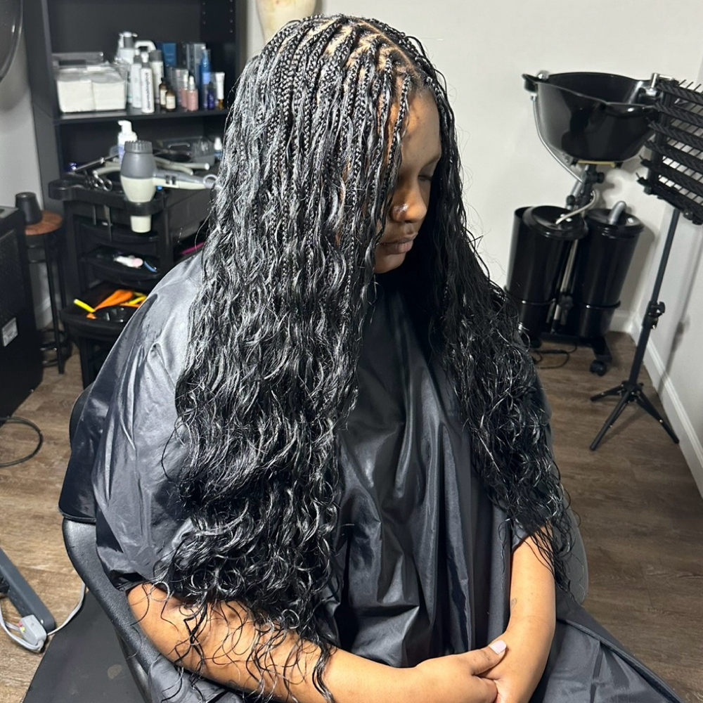 SMALL KNOTLESS SPECIAL at HairandSkynbychaise in Charlotte, NC