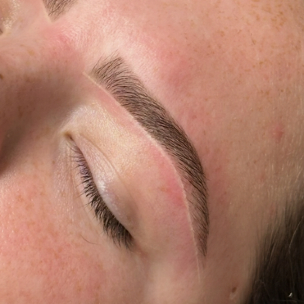 Brow Tint & Wax at BrowsbyNia in Brawley, CA