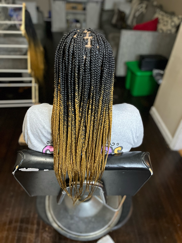 SMedium Knotless Waist Length
