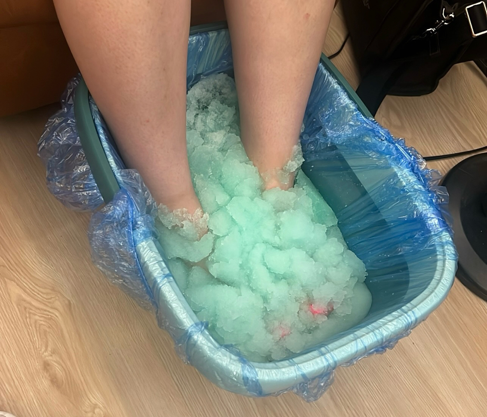 Lux & Jelly Pedicure