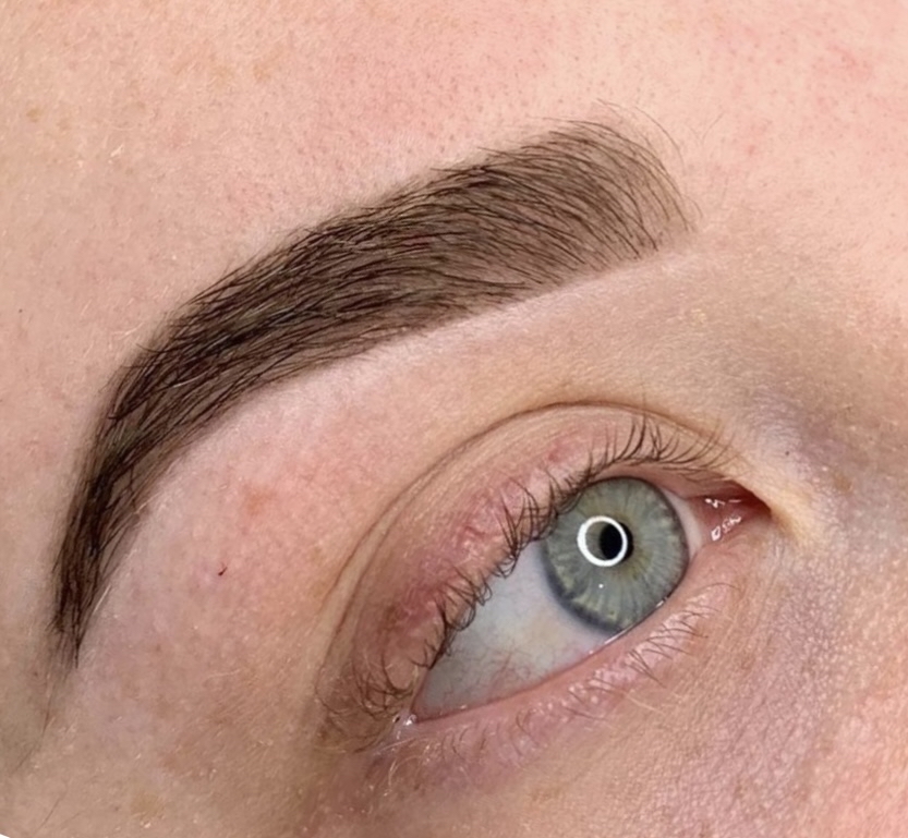 Eyebrow Threading/ Hybrid Tint