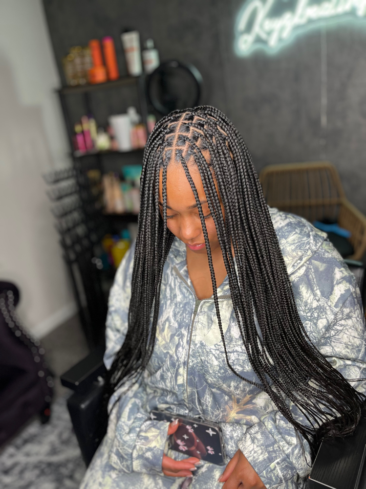 Knotless Braids at Keyzkreativestylz in Chesapeake, VA
