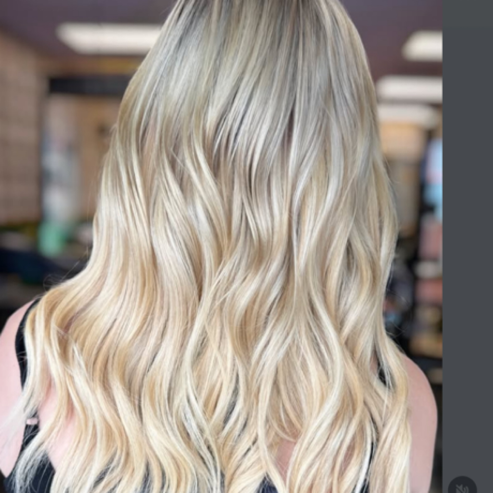 Base Color Pull Combo at Chelsea’s Chair in Tampa, FL