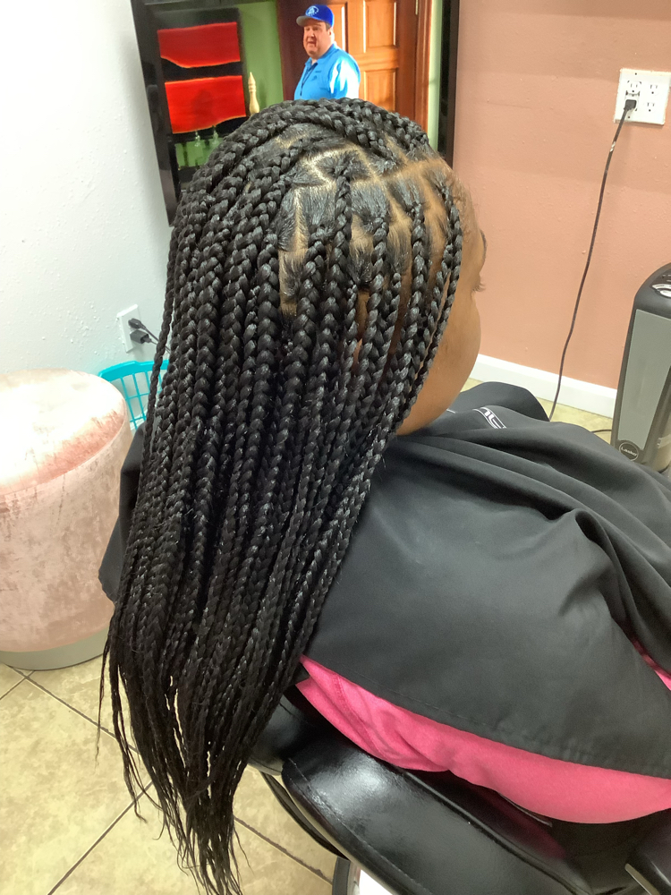 Medium Knotless Braids