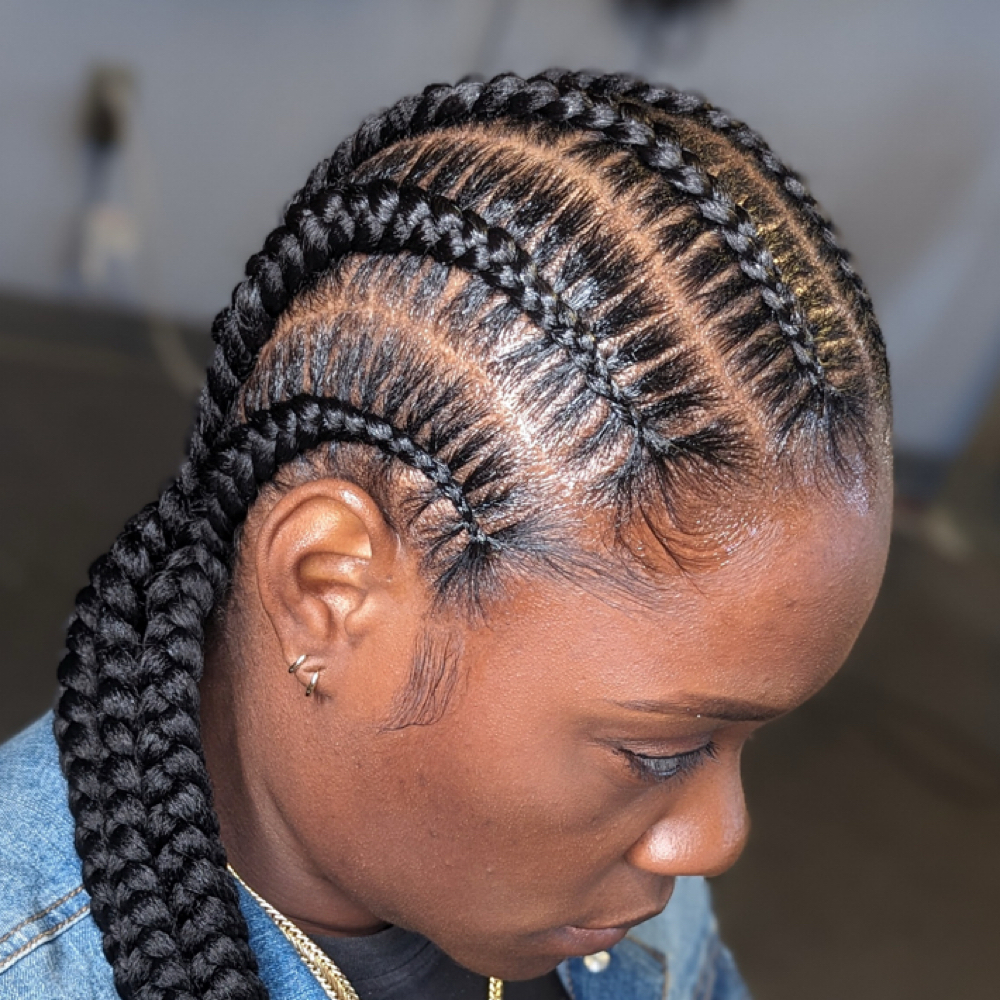 Stitch Braids at Queen of knotless‼️👑 in Warren, MI