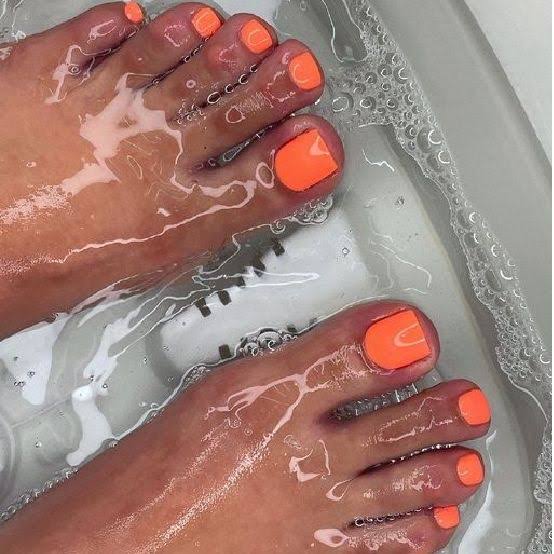 Basic Pedicure GelPolish/Dazzle Reg