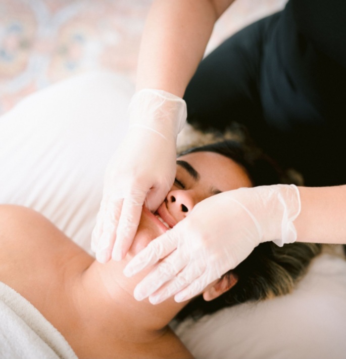 FACE SCULPTING THERAPY