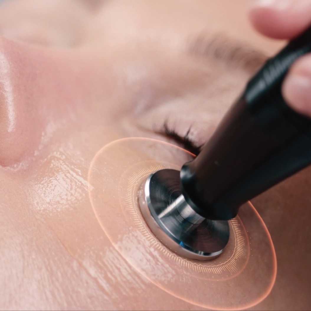 Flagship Facial | Environ DF III at Illume Brow & Skin Studio in Chicago, IL