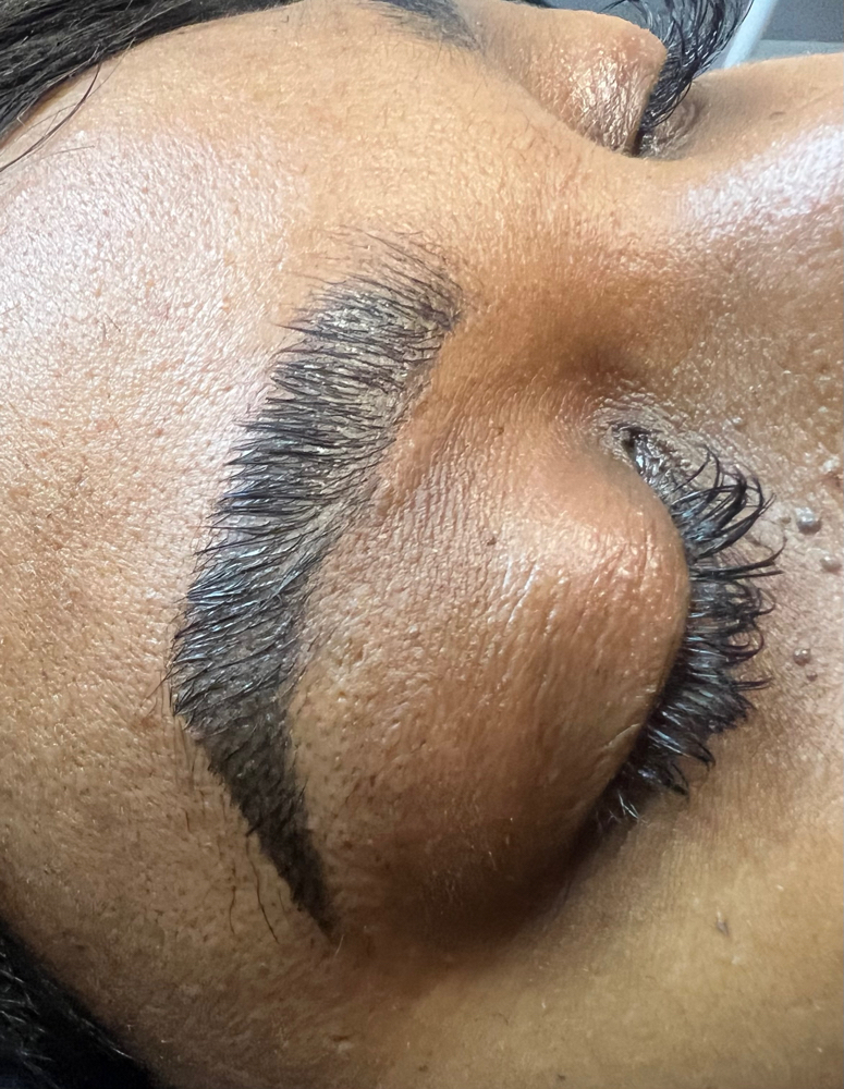 Brow Lamination & Tint