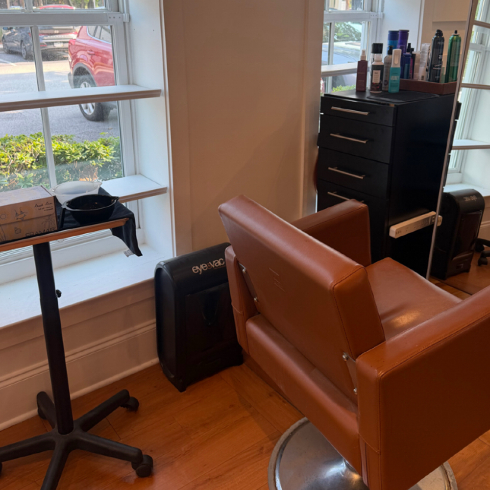 Consultation at Mane by Miranda Katherine in Mount Pleasant, SC