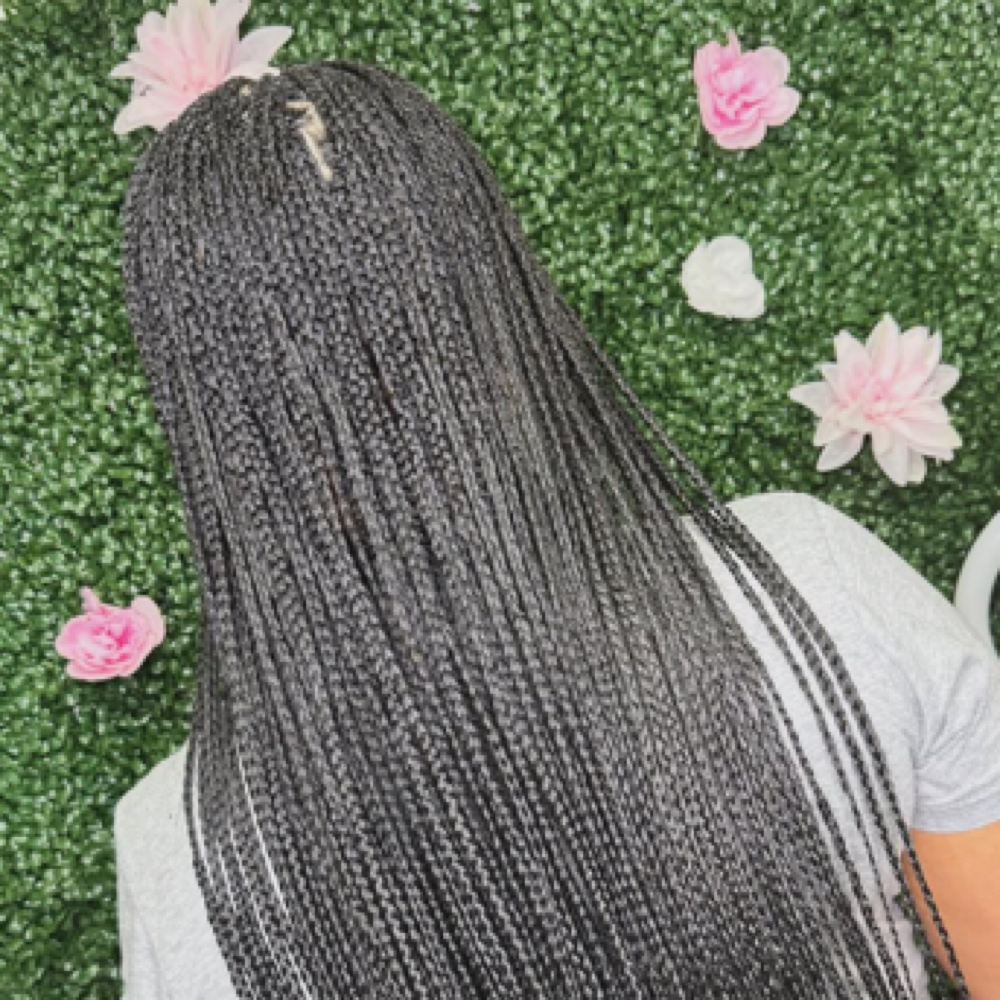 Small box at BraidsByMisha in Gonzales, LA