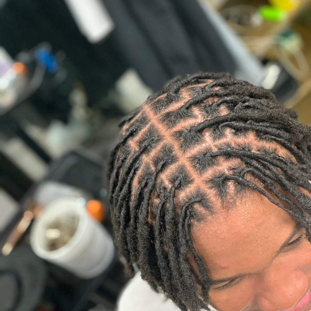 Kids Retwist (12yrs & younger) at Loc’d By Deez Handz in North Little Rock, AR
