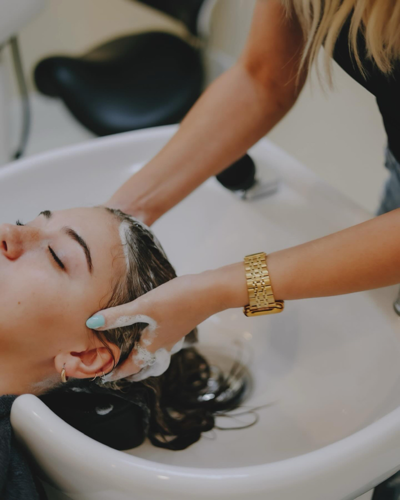 Shampoo & Blowout