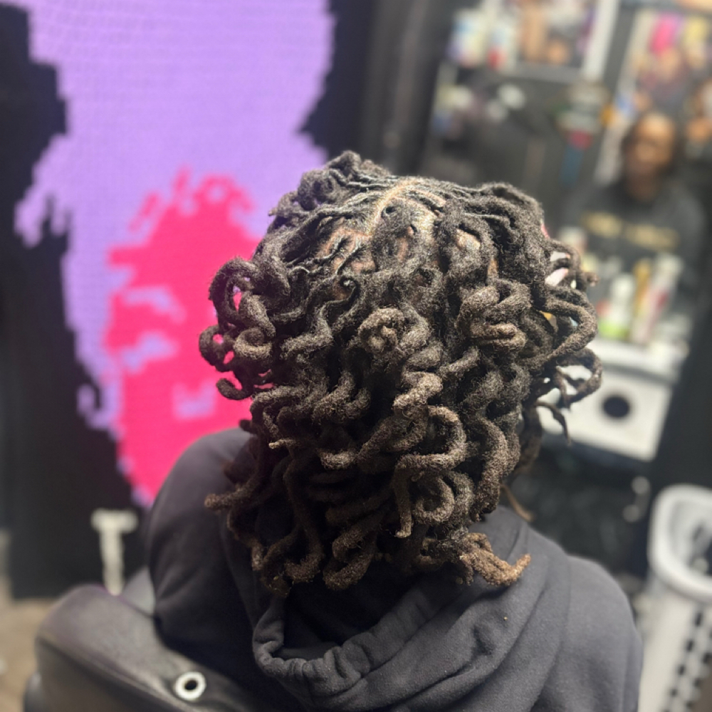Loc Curls at DiamondDLocs in Fort Myers, FL