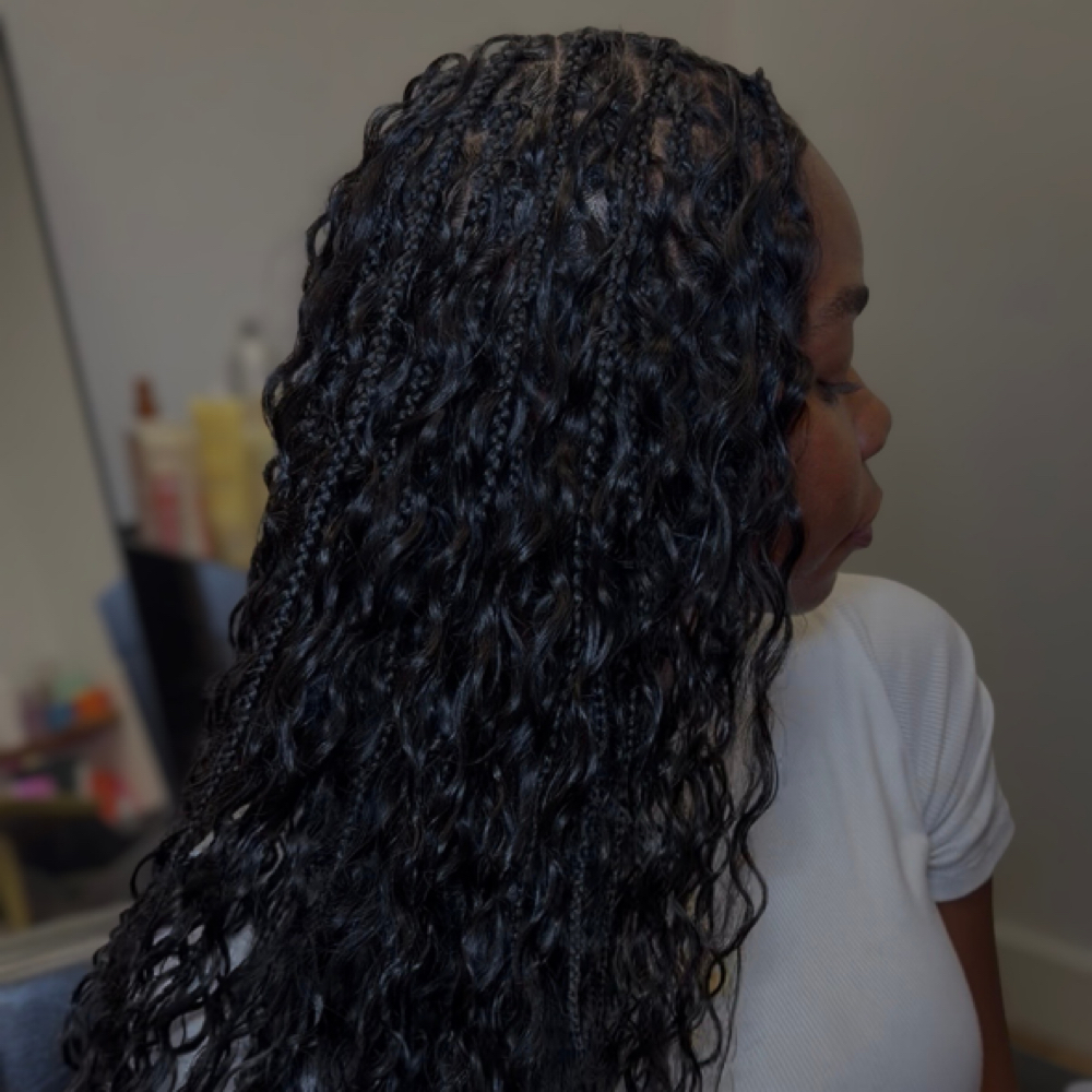 Miracle Knots at Shakira Stylez in Las Vegas, NV
