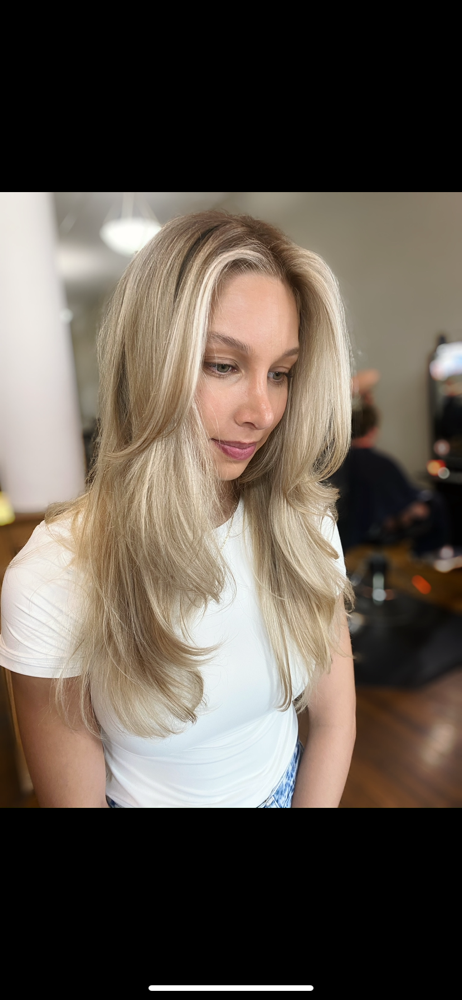 Gloss/Toner & Blowdry -Alana