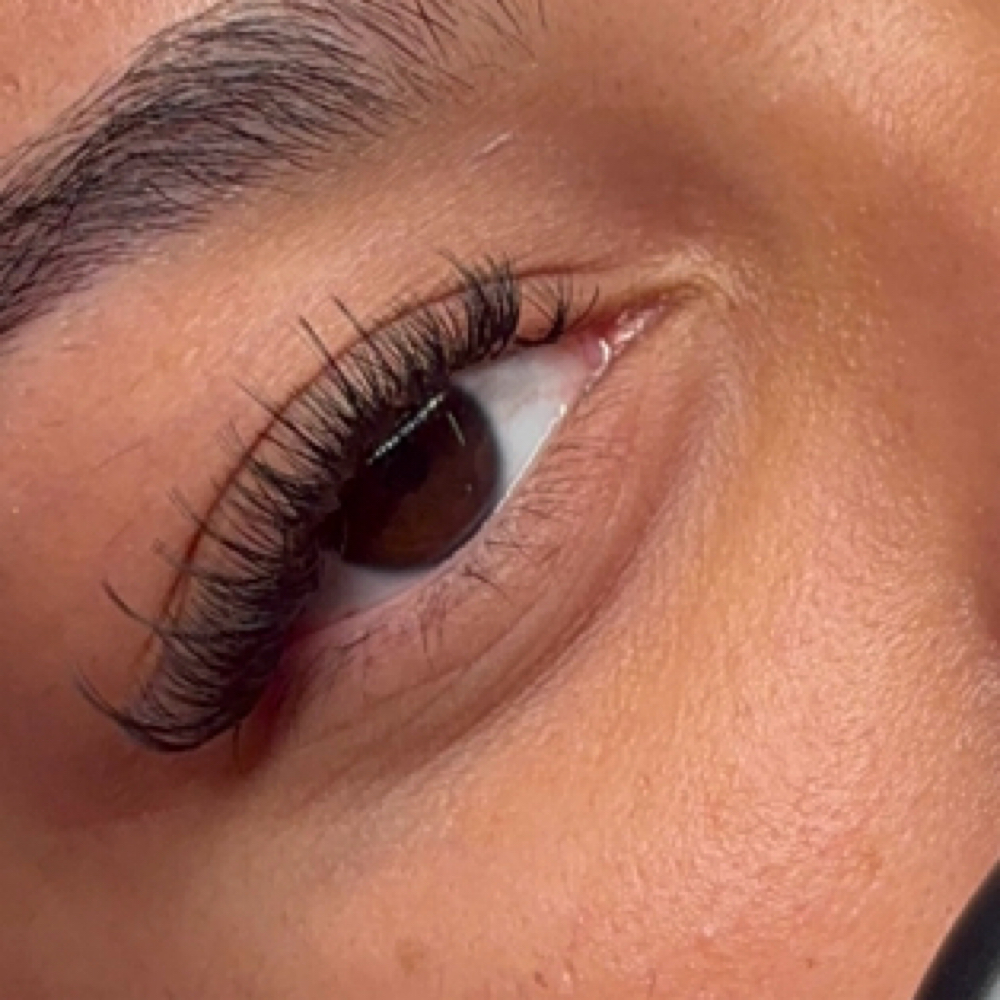 Natural Wispy Lash Extensions at han does lashes in Indianapolis, IN