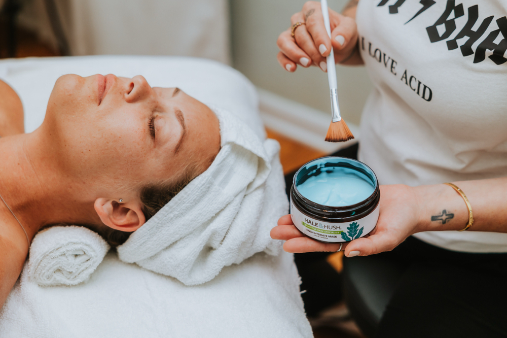 Rebuild & Hydrate Express Facial