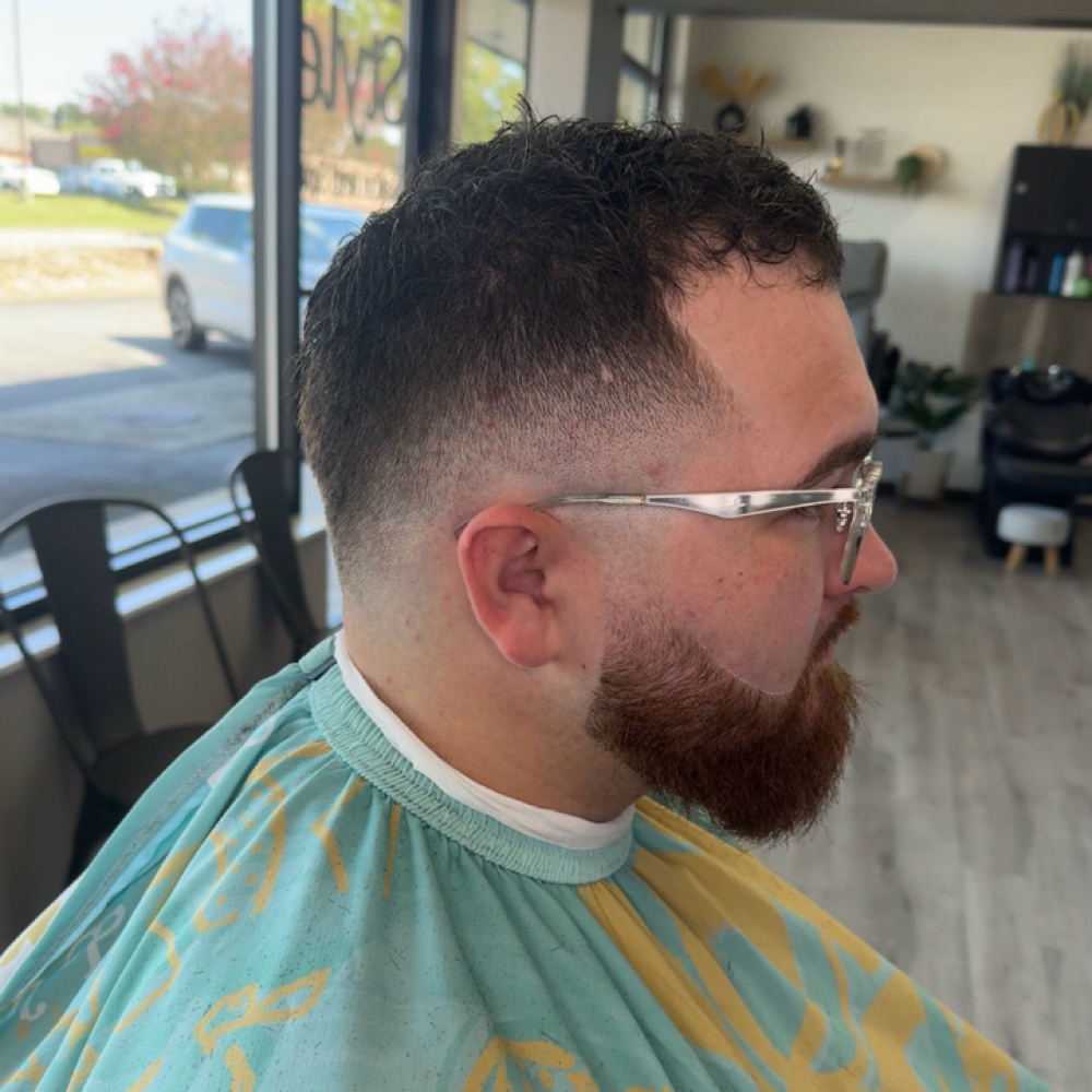 Haircut and Beard lineup at Gee Blxnds in sevierville, TN