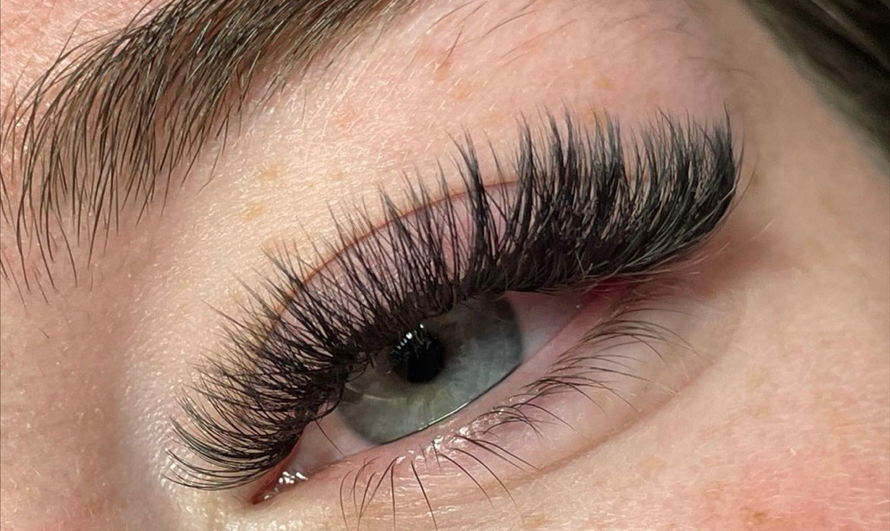 Mega Volume Full Set Lashes