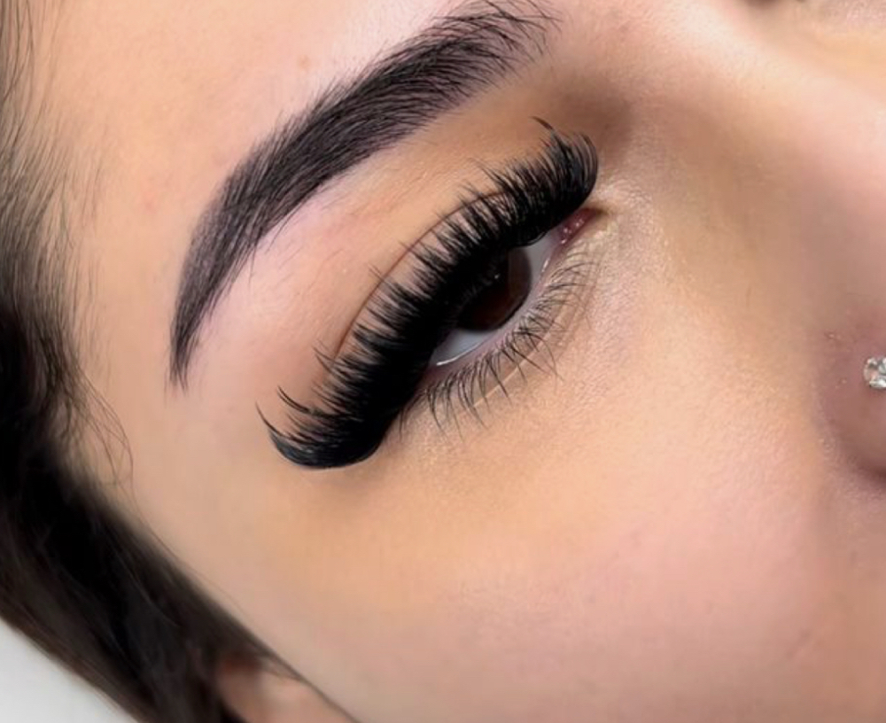 Mega Volume Lash Extensions