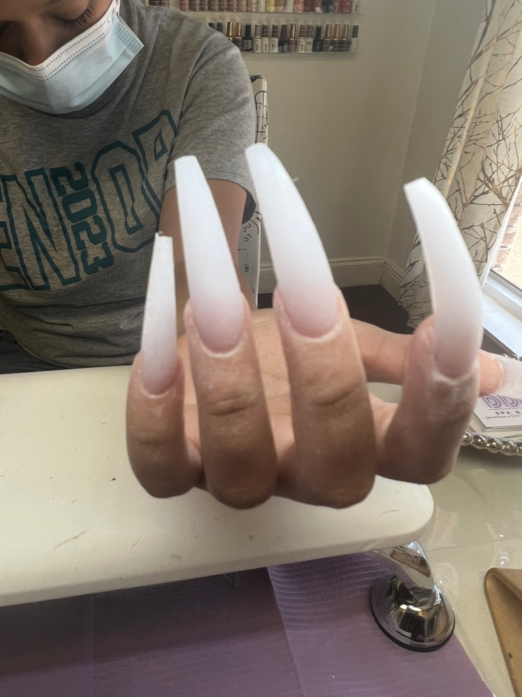 No Cut Digits at Double Digit Nails in Gretna, LA