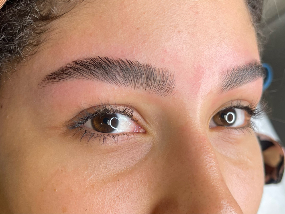 Brows Shaping/ Design De Sobrancel