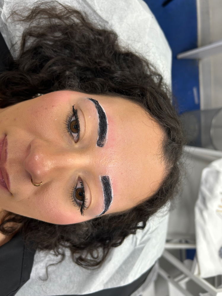 Eyebrow Tinting