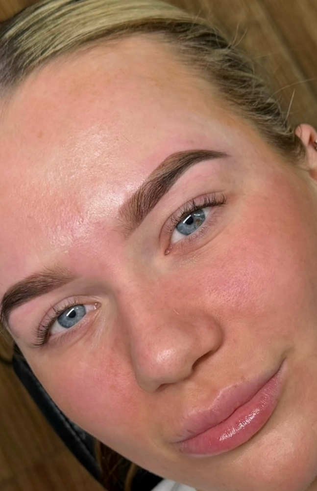 Eyebrow tinting