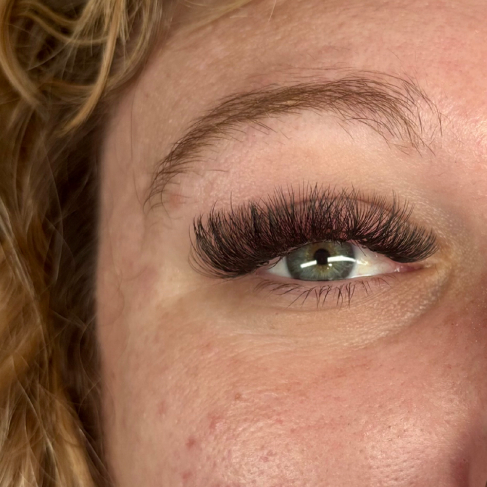 Hybrid Lash Set at Royal Radiance in Pensacola, FL
