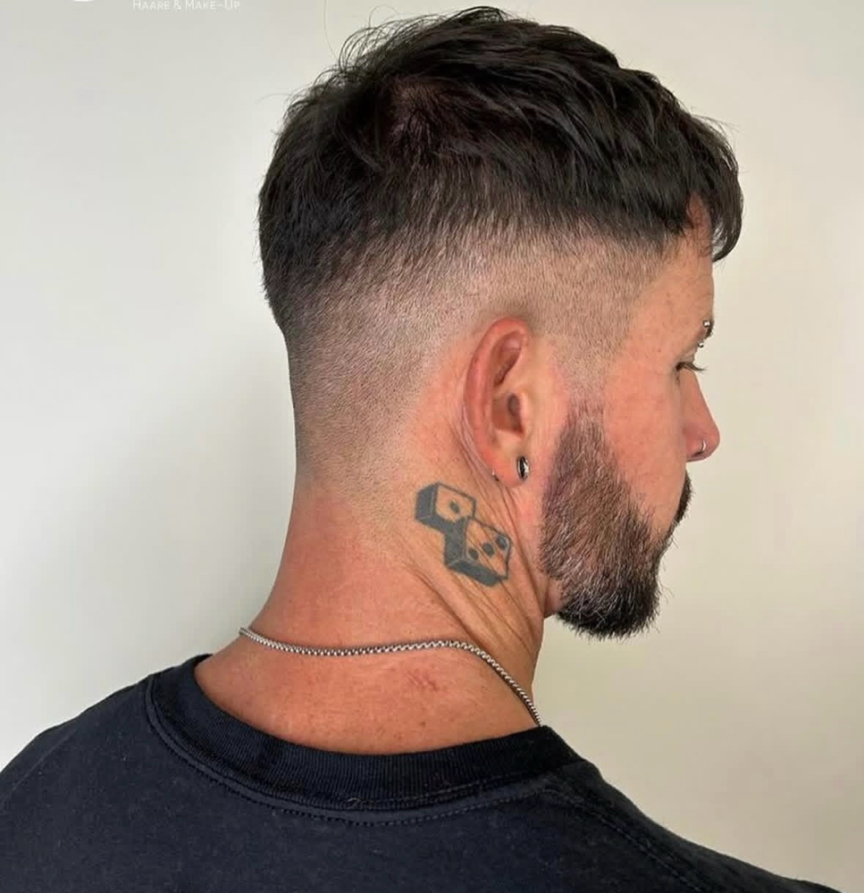 Men's Haircut at Dye'N 2 Cut It in Las Vegas, NV
