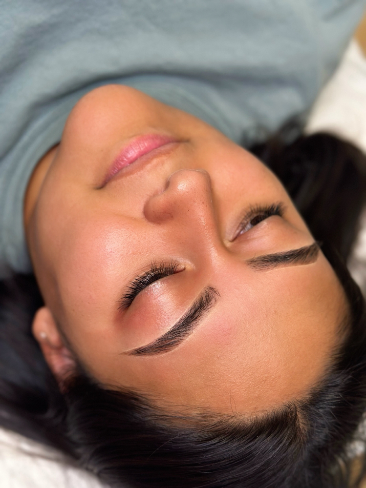 Brow Tweeze & Sculpt