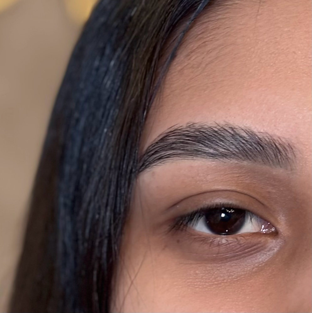 EYEBROW DESIGN + WAX✨